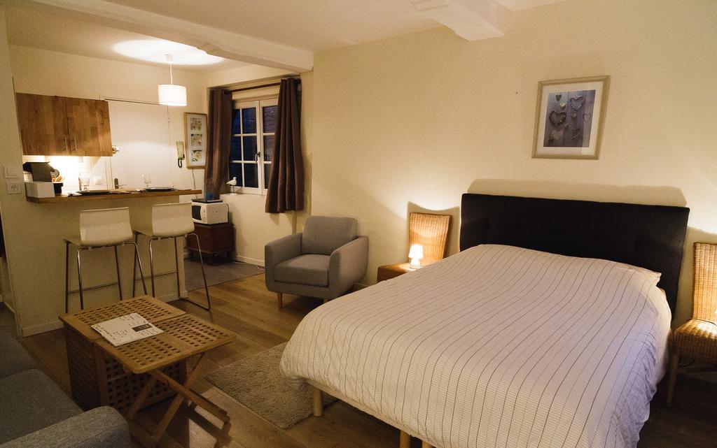 Le Studio Du Gouverneur Онфлёр Номер фото